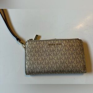 Michael Kors Jet Set Monogram Inner Card Slots Zip-Around Wallet